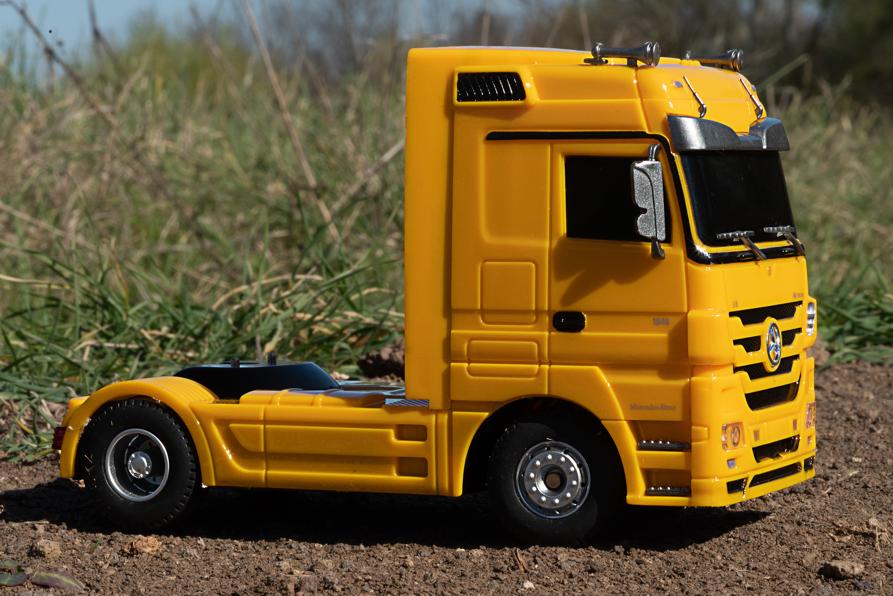 Ferngesteuertes Auto RC Truck Mercedes Benz Gelb Kinder Geschenk Lizenz